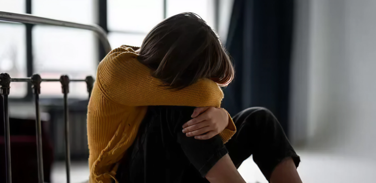 Ler artigo sobre depressão, sintomas e tratamento